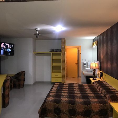 Palacio Rojo Hotel Familiar Морелия Екстериор снимка