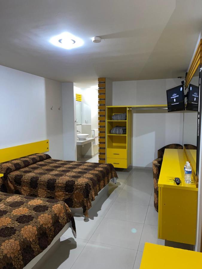 Palacio Rojo Hotel Familiar Морелия Екстериор снимка