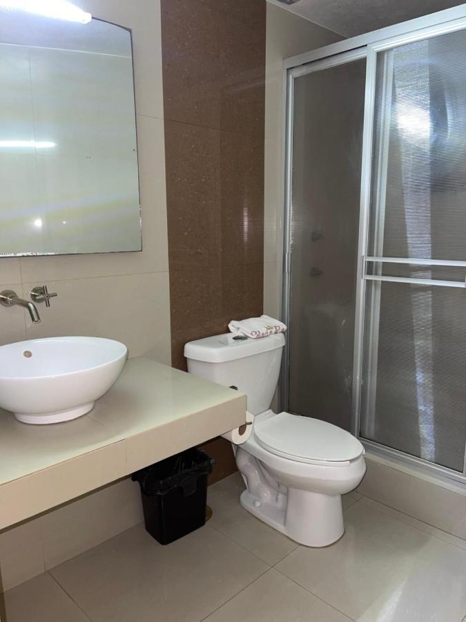 Palacio Rojo Hotel Familiar Морелия Екстериор снимка