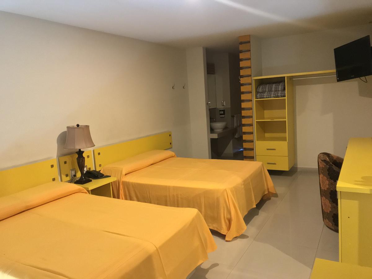 Palacio Rojo Hotel Familiar Морелия Екстериор снимка