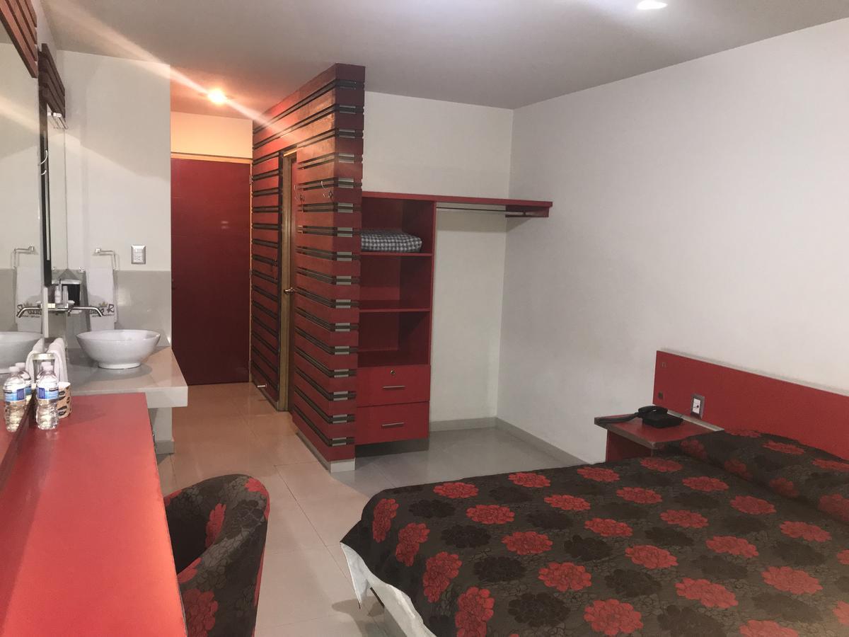 Palacio Rojo Hotel Familiar Морелия Екстериор снимка