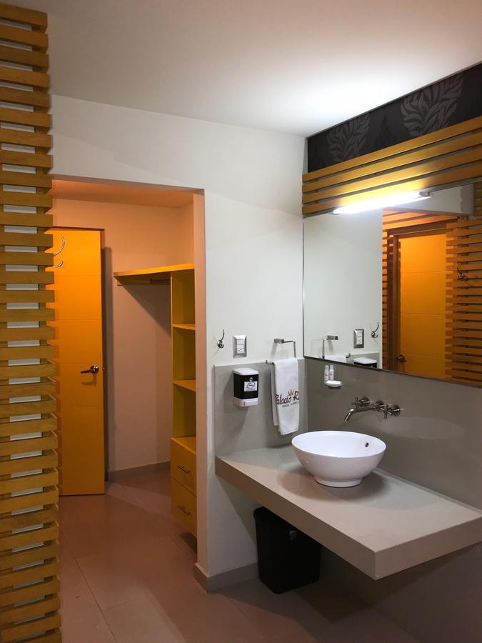 Palacio Rojo Hotel Familiar Морелия Екстериор снимка