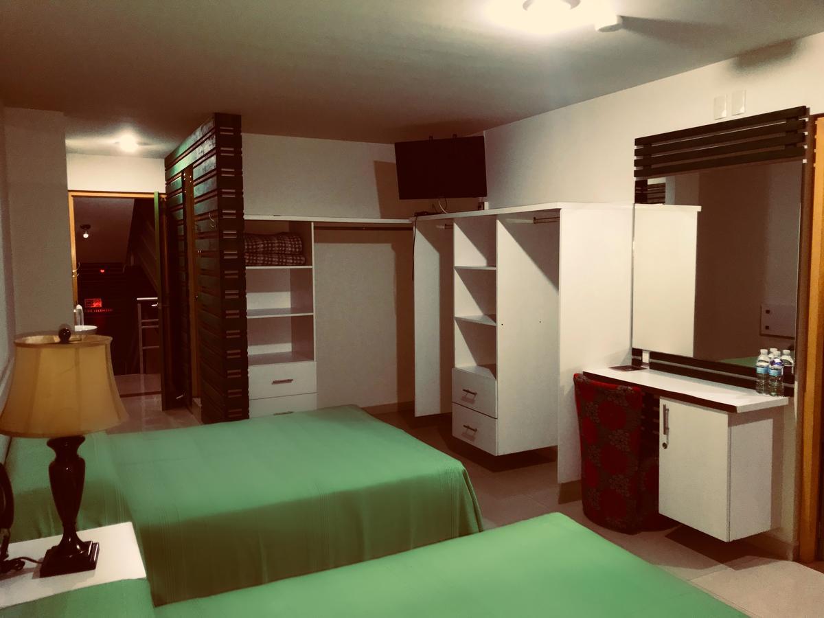 Palacio Rojo Hotel Familiar Морелия Екстериор снимка