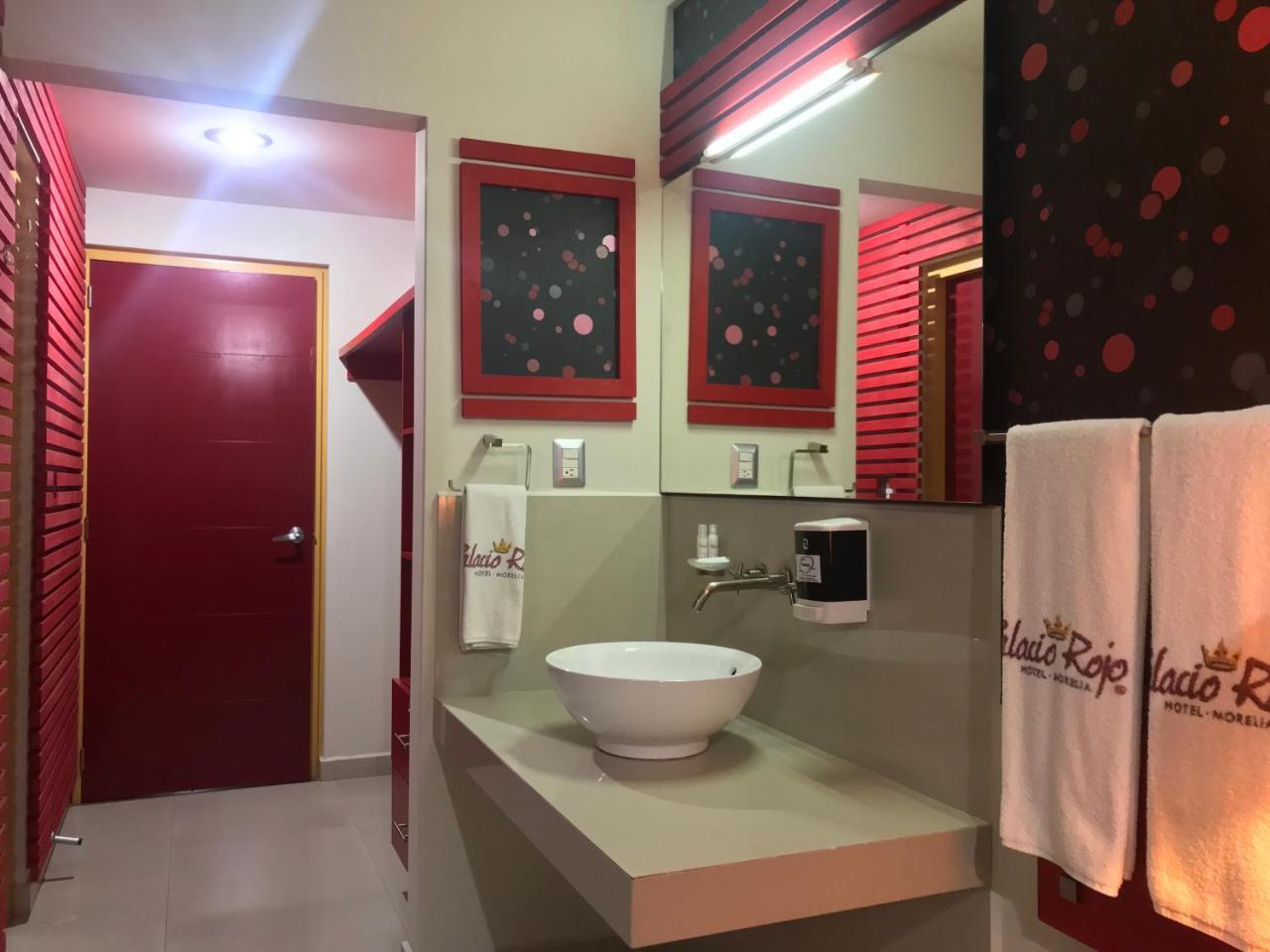 Palacio Rojo Hotel Familiar Морелия Екстериор снимка